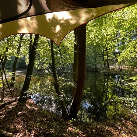 Baumzelt In Idyllischer Lage *